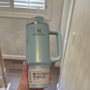 Stanley Quencher Tumbler (blueberry milk) Very Rare Color